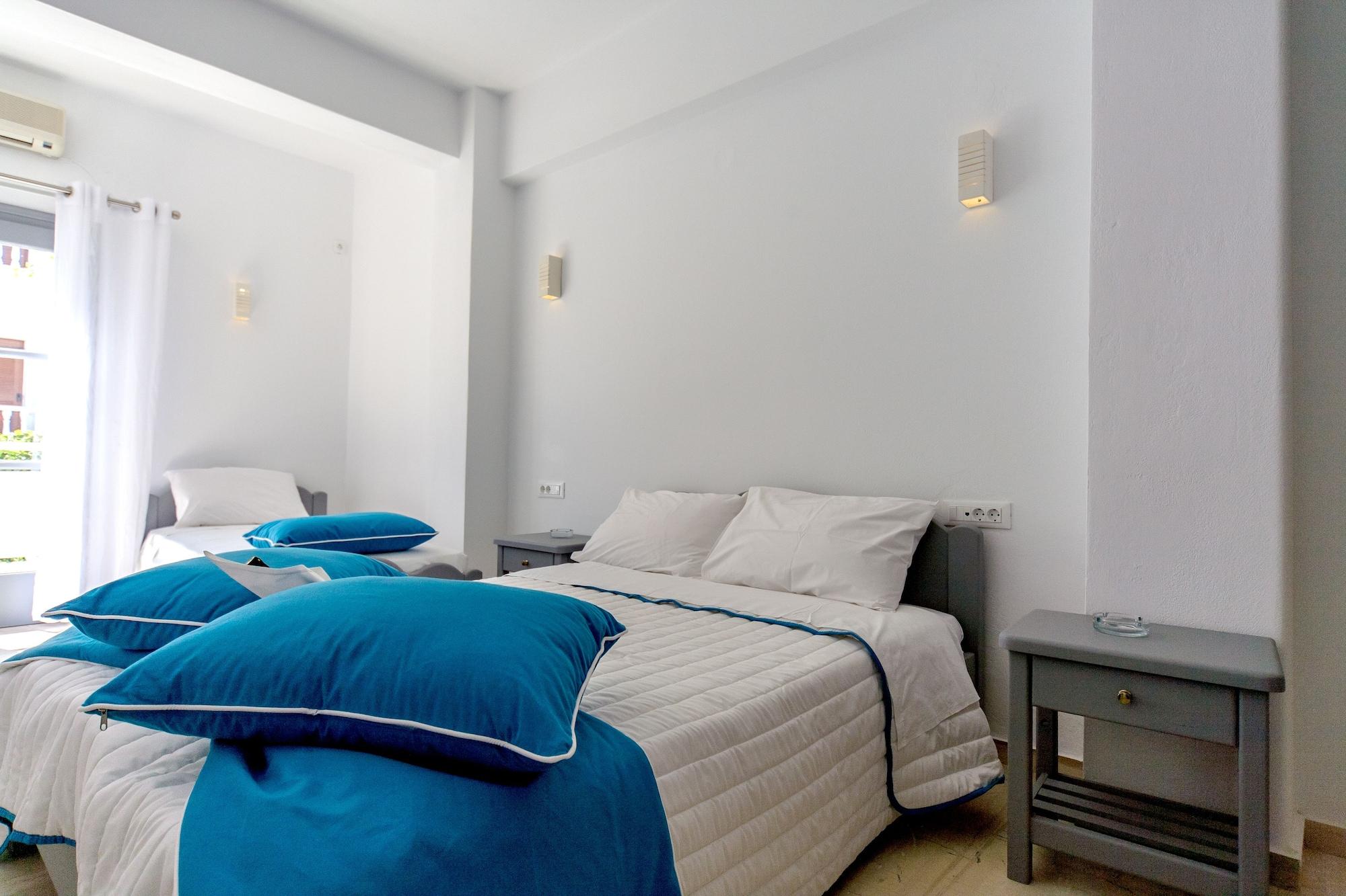 Blue Waves Suites & Apartments Kamári Exteriör bild